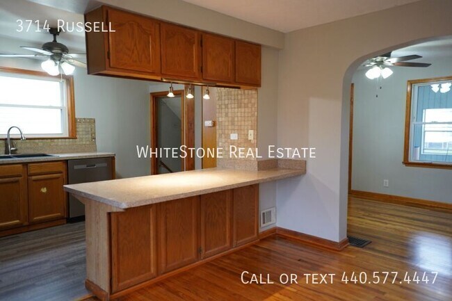 Building Photo - 3714 Russell-