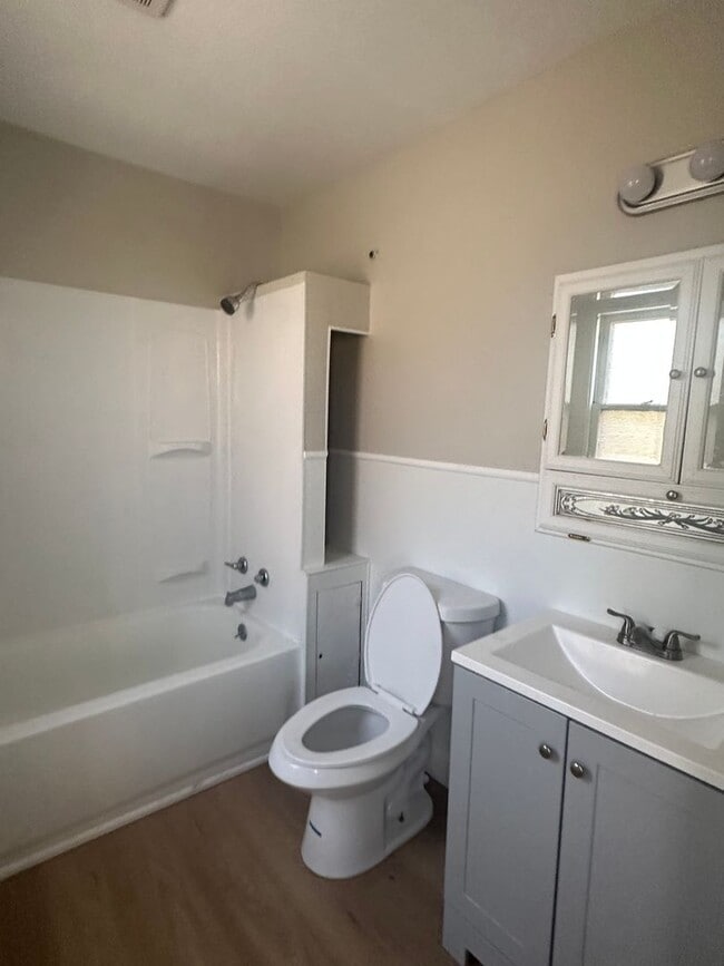 Building Photo - Collinwood 3 Bedroom Single