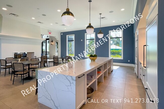 Building Photo - 2321 Blue Mahoe Ln