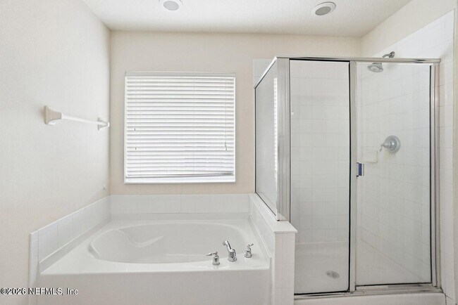 Building Photo - 4008 Lionheart Dr
