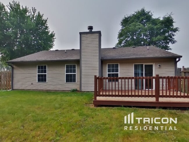 Building Photo - 1322 Thomas Dr