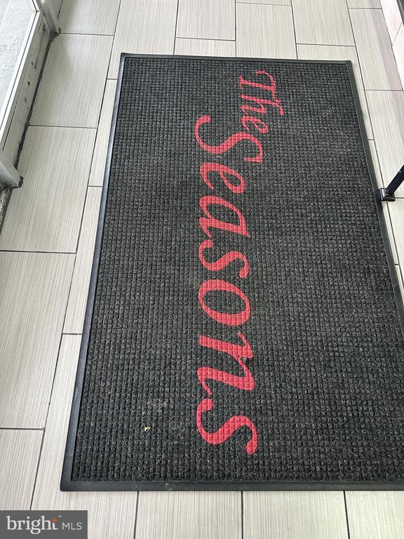 Building Photo - 5801 Quantrell Ave