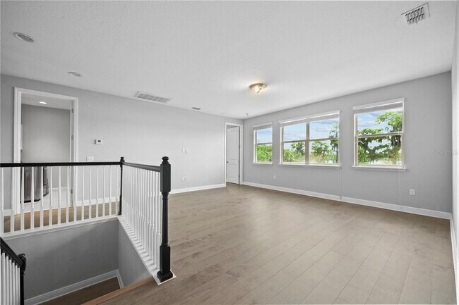 Building Photo - 8394 Lookout Pointe Dr