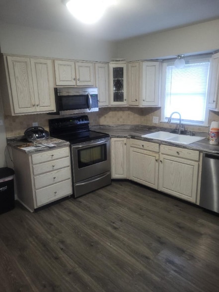 Building Photo - 222 Longview Dr