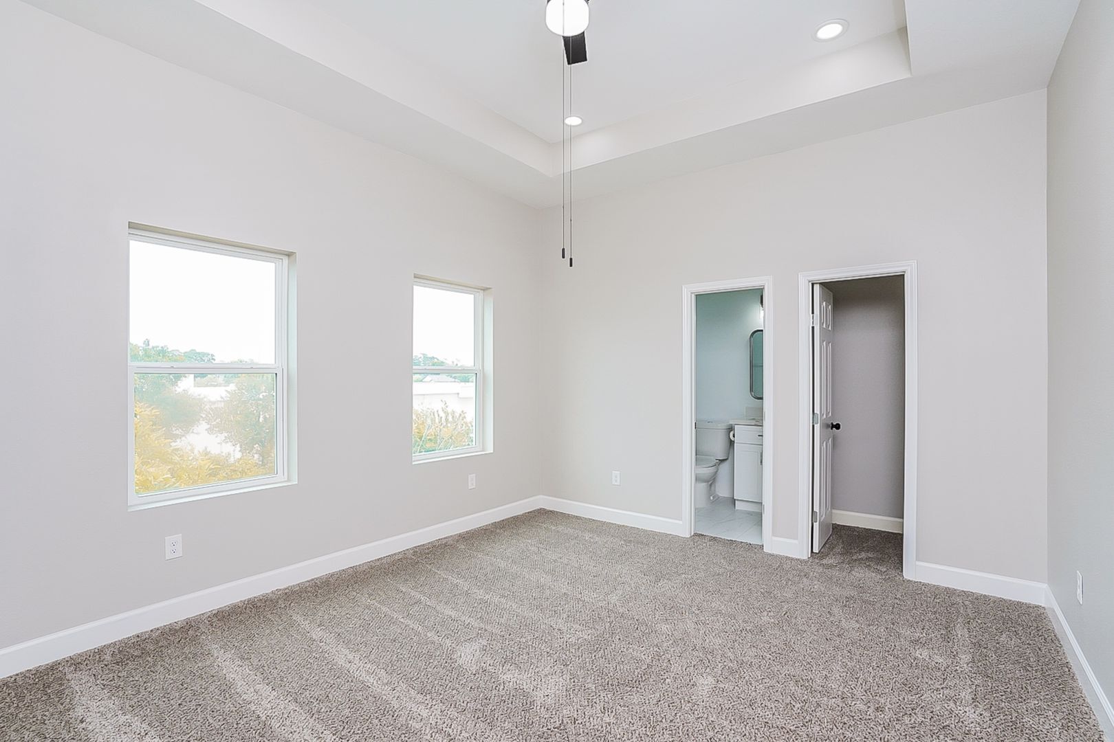 Building Photo - 2118 Oatfield Dr