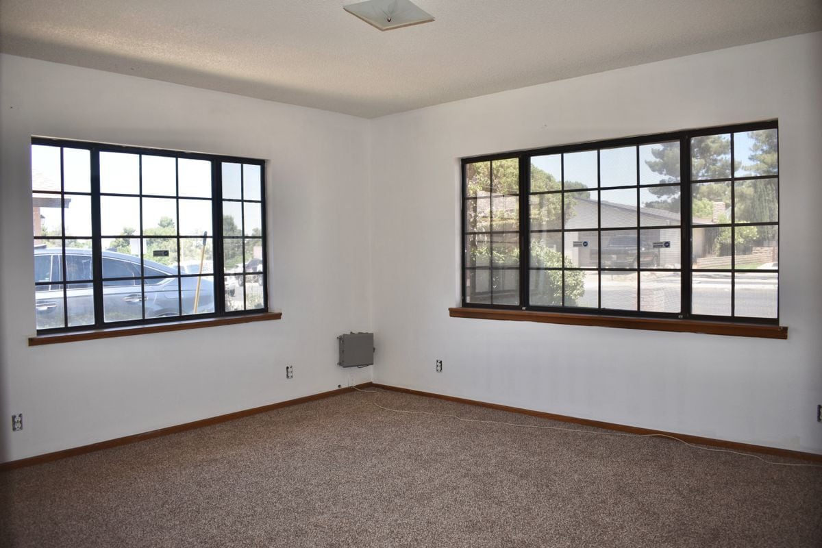 Building Photo - 13925 Burning Tree Dr