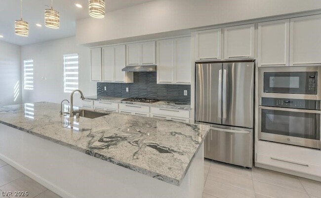 Building Photo - 11836 Star Grass Ave