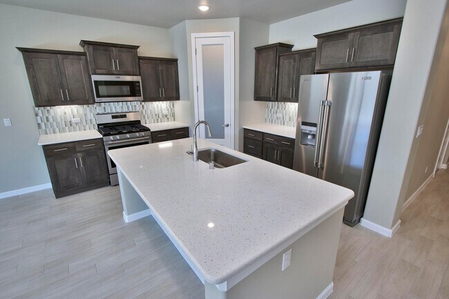 Building Photo - 729 C. Escondida