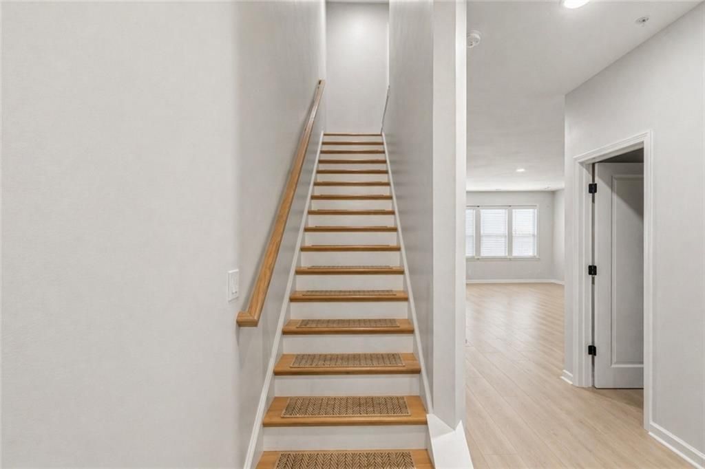 Building Photo - 1339 Endicott Ct