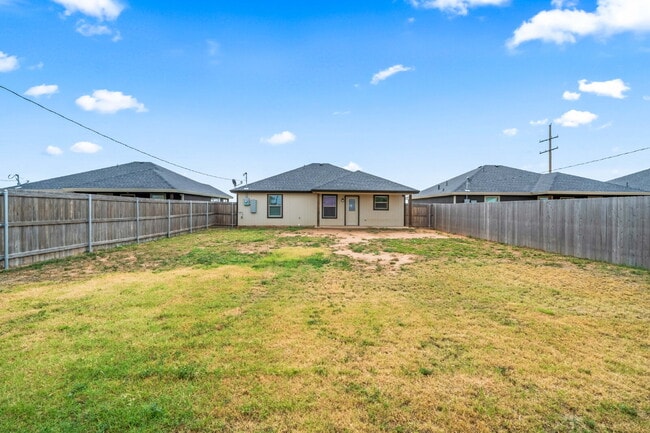 Building Photo - Modern Home in Abernathy, TX