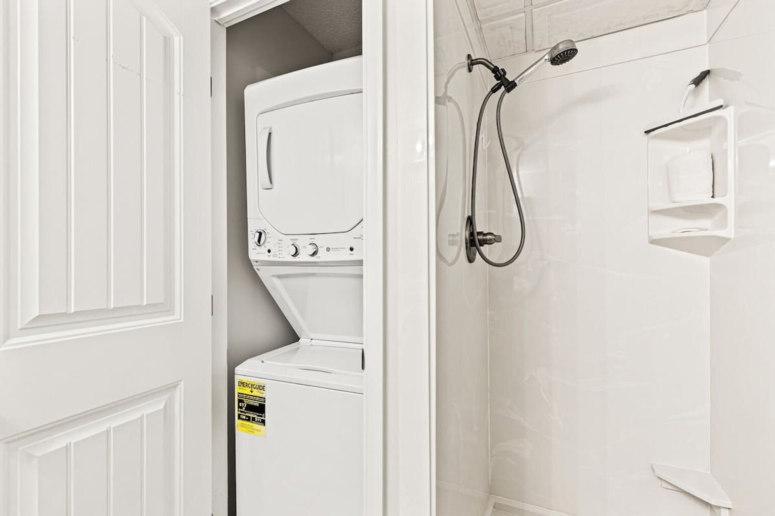 Building Photo - 8815 Thomas Dr