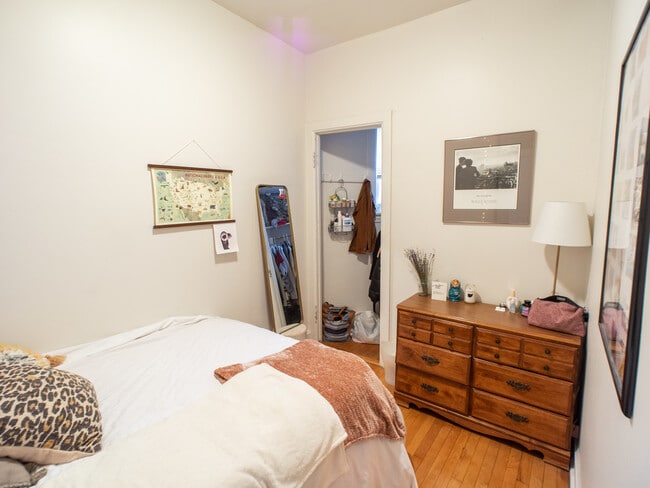 Building Photo - 1138 N Winchester Ave