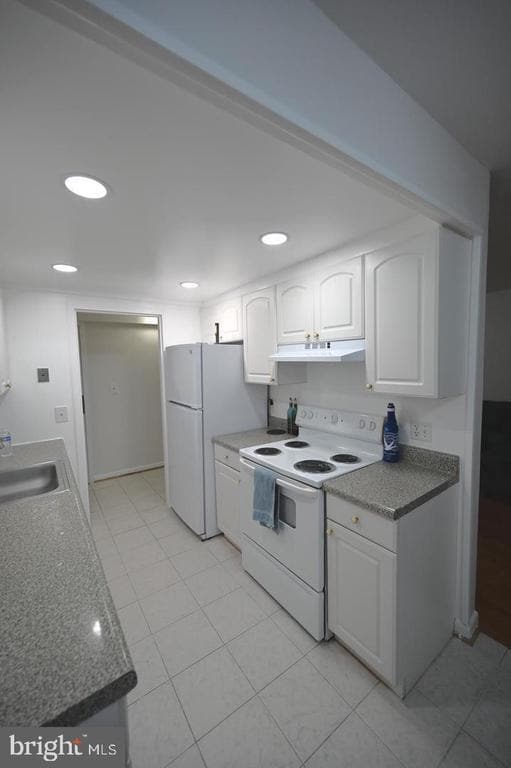 Building Photo - 2237 Castle Rock Square