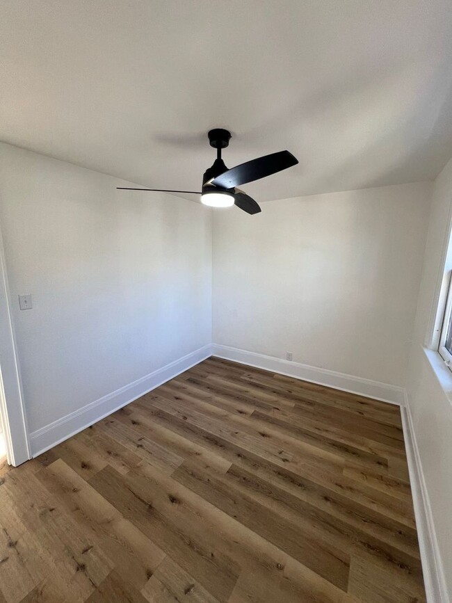 Building Photo - Brand new fully renovated 5 Bedroom Single...