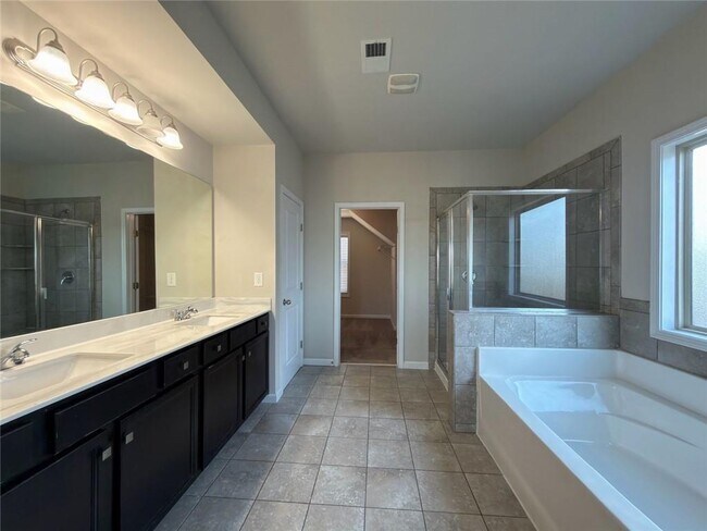 Building Photo - 2886 Cove View Ct SE