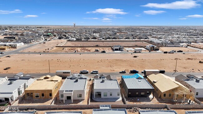 Building Photo - 15233 Expectation Ave