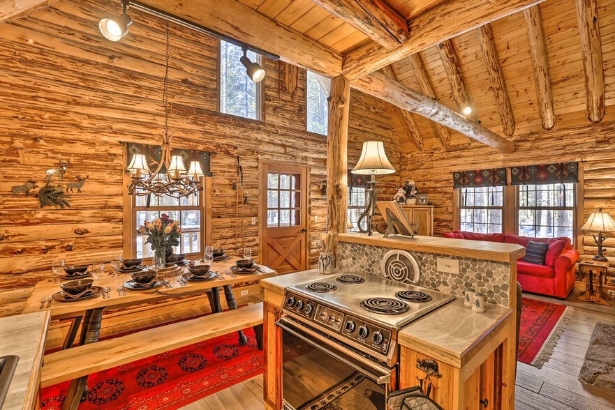 Building Photo - 351 Wilderness Dr