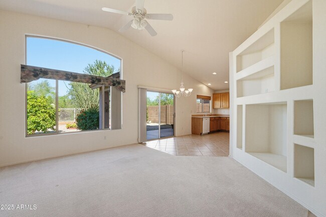Building Photo - 4626 E Thorn Tree Dr