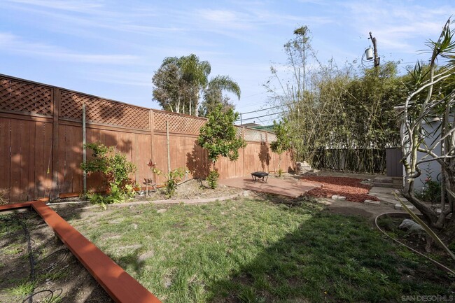 Building Photo - 5277 Cass St