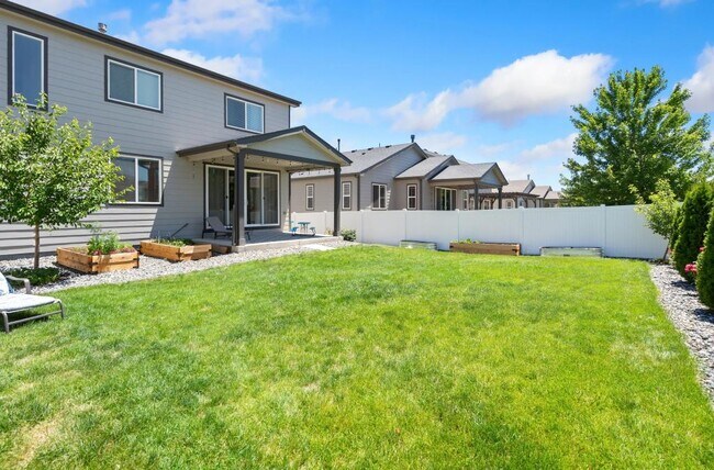 Building Photo - 5576 Bexley Dr