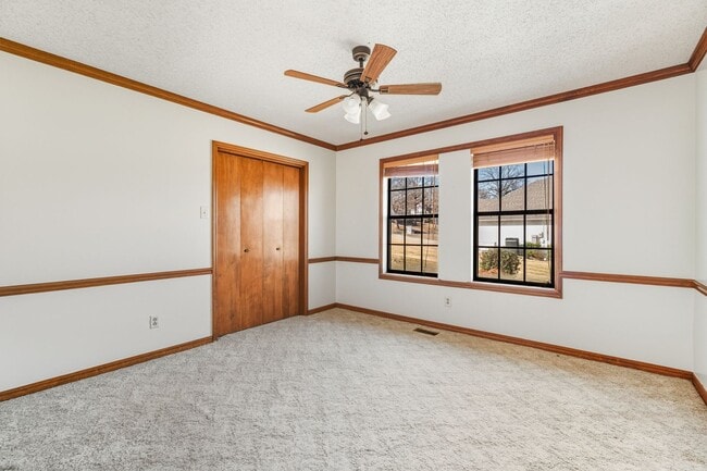 Building Photo - Beautiful 3 Bed / 2 Bath Home in Fort Smith (0.73 Acre Lot)