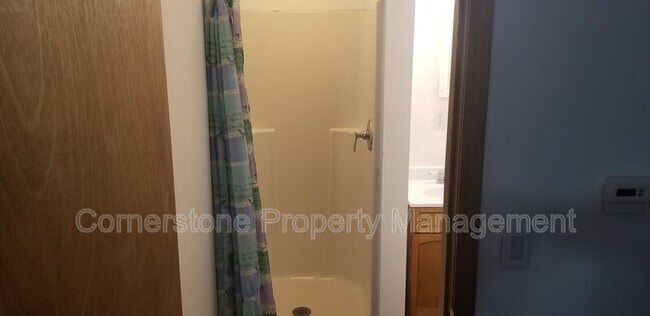 Building Photo - 121 N 3rd St