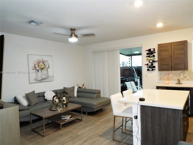 Building Photo - 2363 SE 11th St