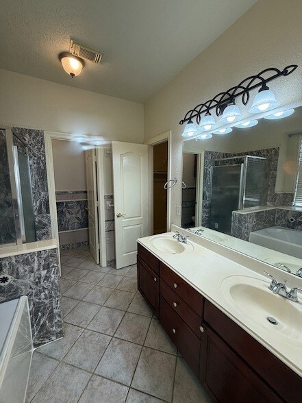 Building Photo - 5250 Sherilynn Dr