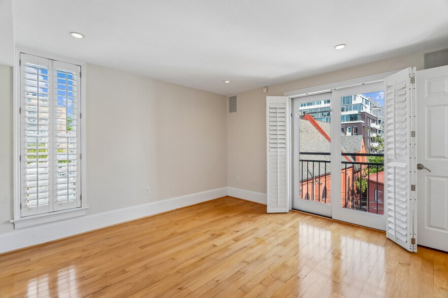 Building Photo - 1343 Q St NW