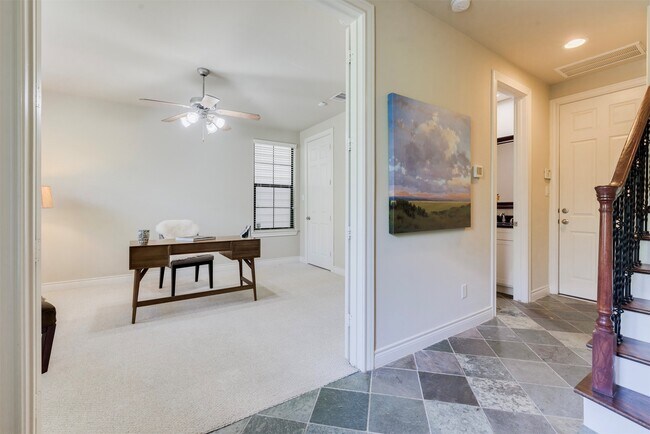 Building Photo - 1716 Edwards St