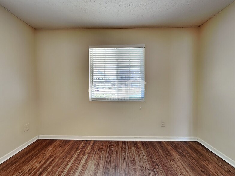 Building Photo - 5009 Emberly Dr