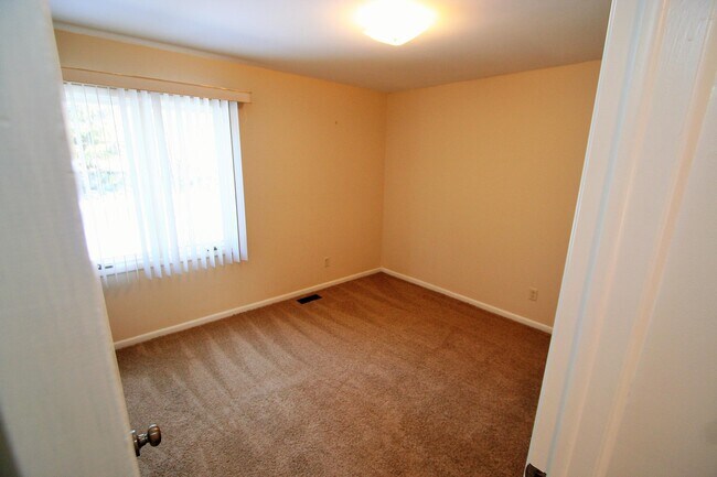 Building Photo - 22987 W 13 Mile Rd