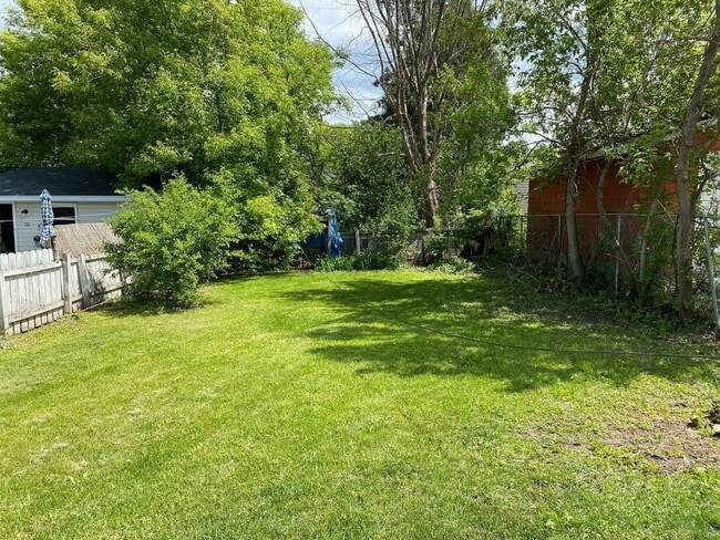 Building Photo - 2 Bed 1 Bath Single Family Home in Rhinelander