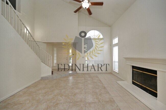 Building Photo - 2233 E Christopher Dr