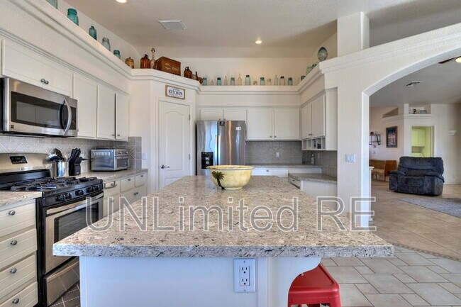Building Photo - 304 Acoma Blvd S