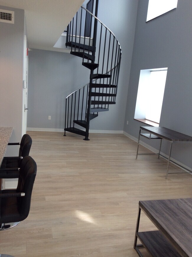 LOFTED UNIT - iMansion