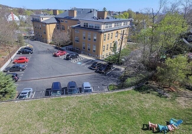 Building Photo - 145 Glenwood St