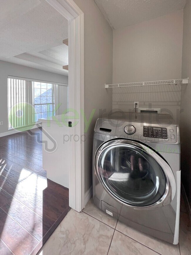 Building Photo - Beautiful 4B/2B Home in Pharr