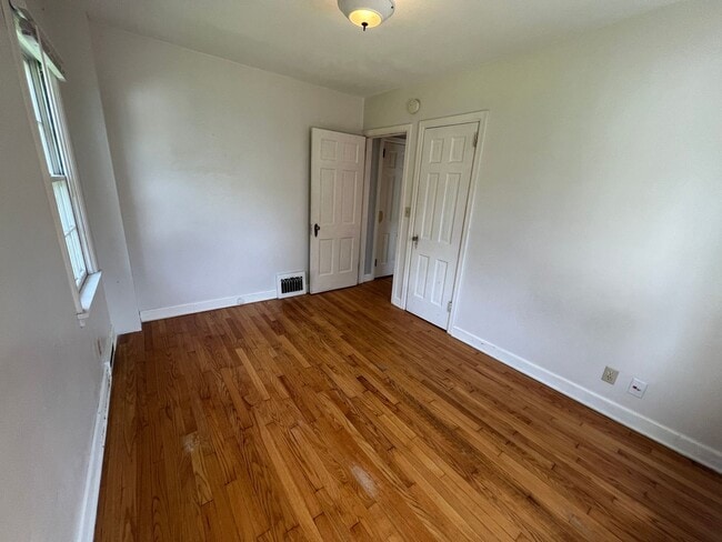 Building Photo - 4003 Drexel Ave