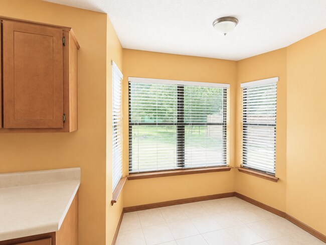 Building Photo - 603 Plantation Village Dr
