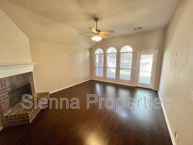 Building Photo - 11108 Visa Rose Dr