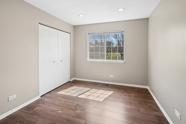 Building Photo - 1917 Windsong Dr