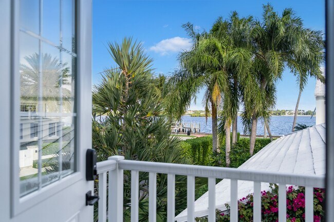 Building Photo - 7103 S Flagler Dr