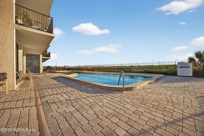 Building Photo - 1301 1st St S