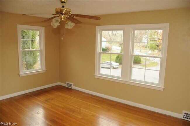 Building Photo - 1158 Castleton Rd