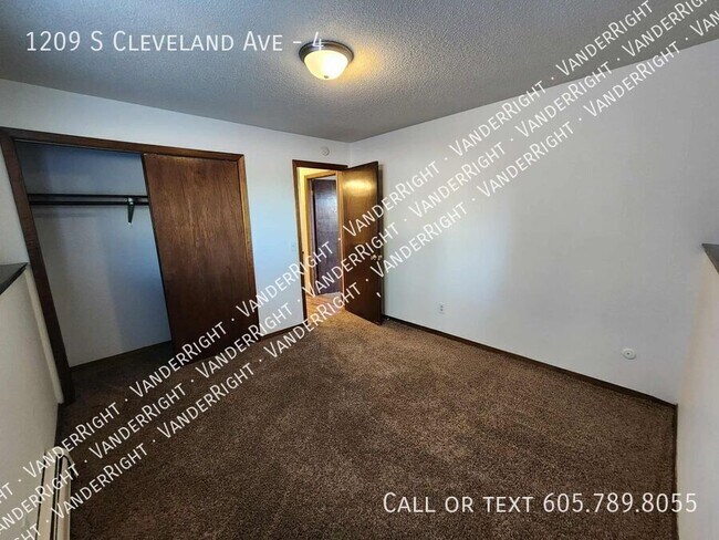 Building Photo - 1209 S Cleveland Ave