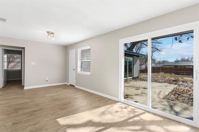 Building Photo - 714 Pleasant Valley Rd