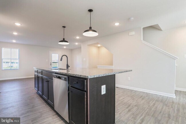 Building Photo - 46 Thrower Rd