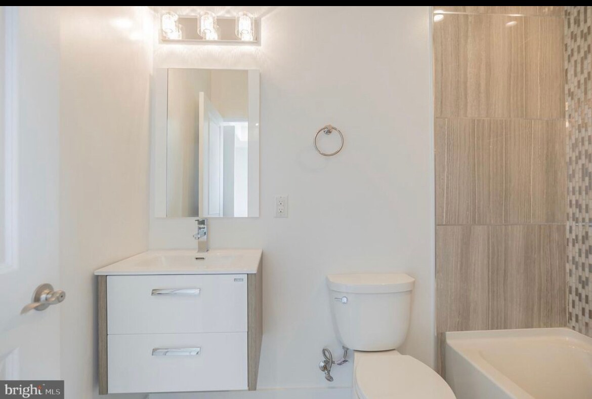 Building Photo - 1517 N 9th St