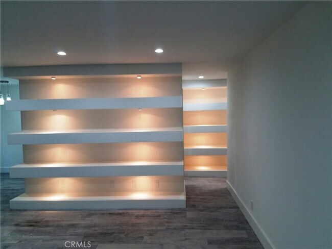 Building Photo - 811 6th St